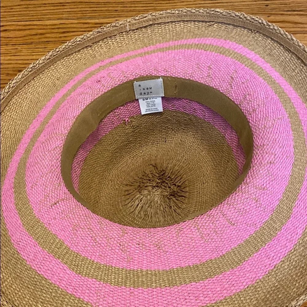 A new day Pink and Tan Wide Brim Hat size s/m nwt